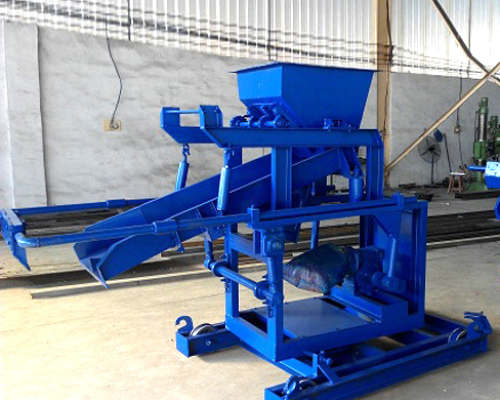 藍(lán)色擺桿式加料機(jī)